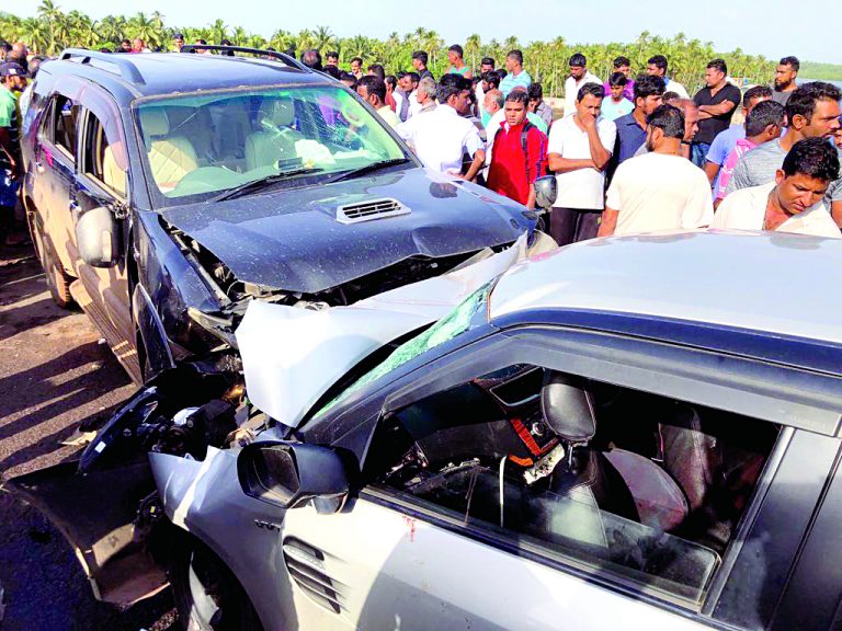 शिवोलीतील भीषण अपघातात पिता-पुत्र जागीच ठार