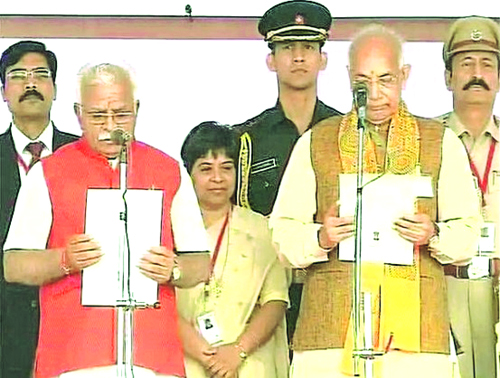 मनोहर लाल खट्टर मुख्यमंत्रीपदी शपथबद्ध