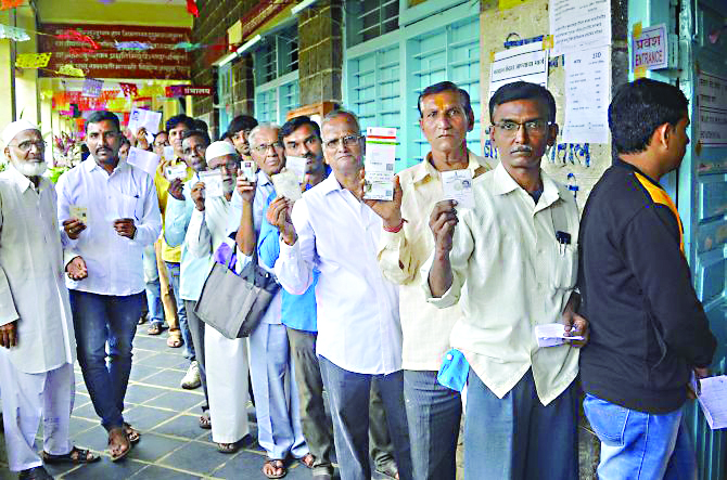 महाराष्ट्र, हरयाणात शांततेत मतदान