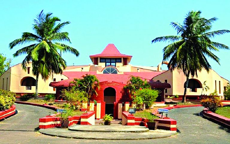 मराठी पाऊल पडते पुढे!
