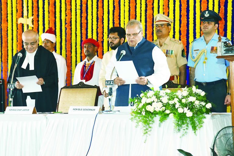 सत्यपाल मलीक यांनी घेतली राज्यपालपदाची शपथ