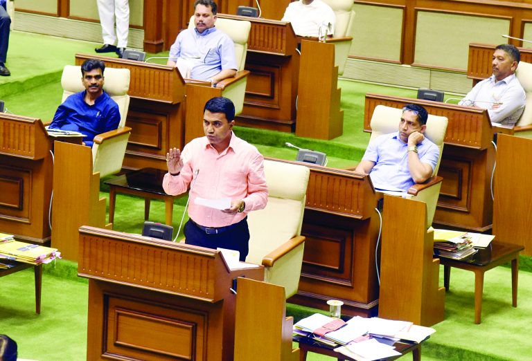 वन्यप्राण्यांना अन्नपाणी मिळण्याची अभयारण्यांत व्यवस्था करू